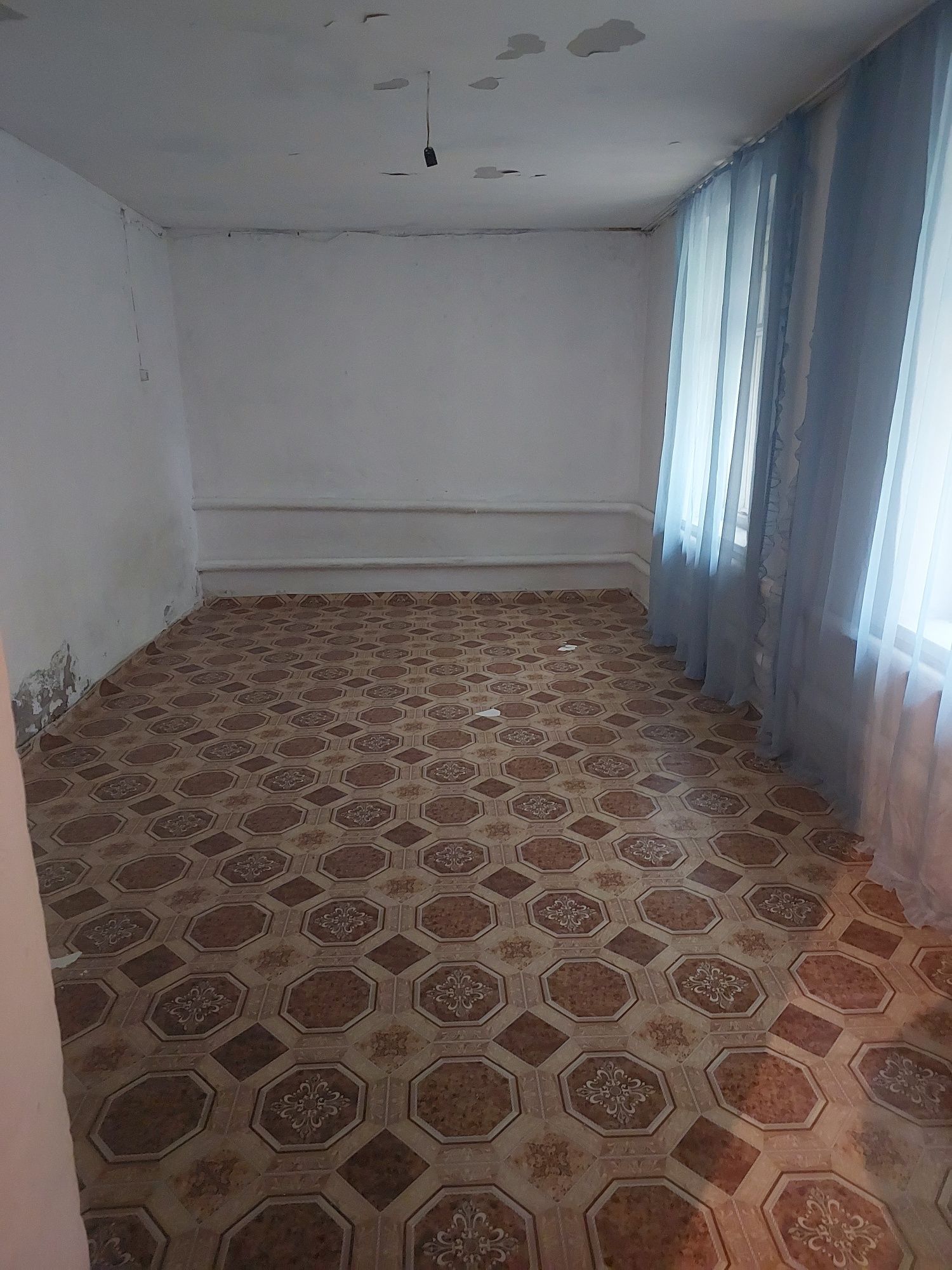 Продам дом кирпичный большой участок