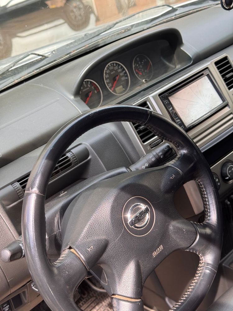 Продам автомобиль Nissan X-Trail, 2005 года, кроссовер