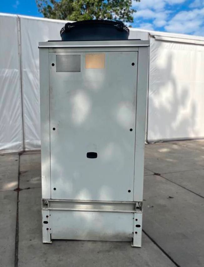 Чиллер DAIKIN EWAP120CAYNB (122 кВт)