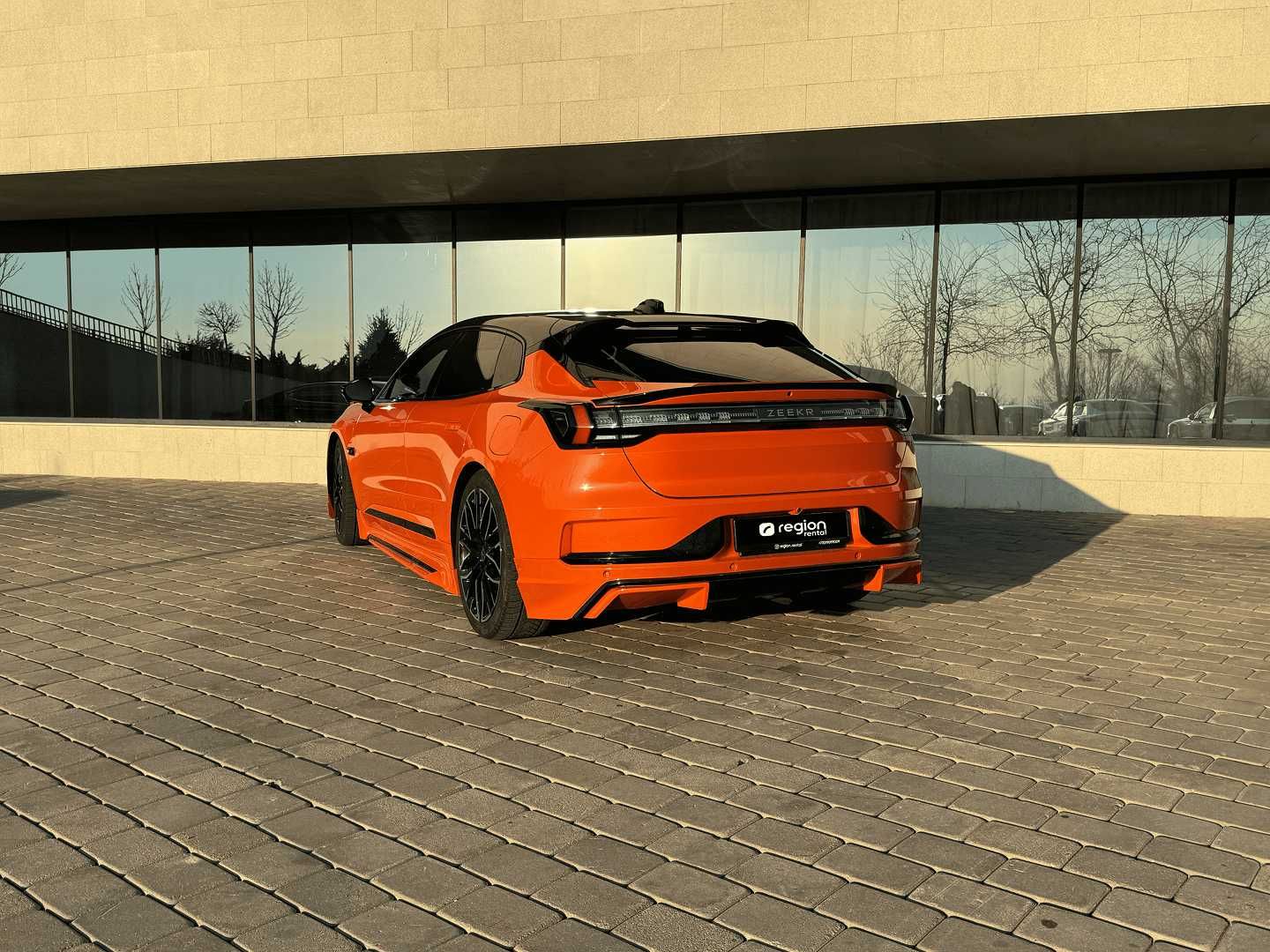 Авто в аренду без водителя Zeekr 001