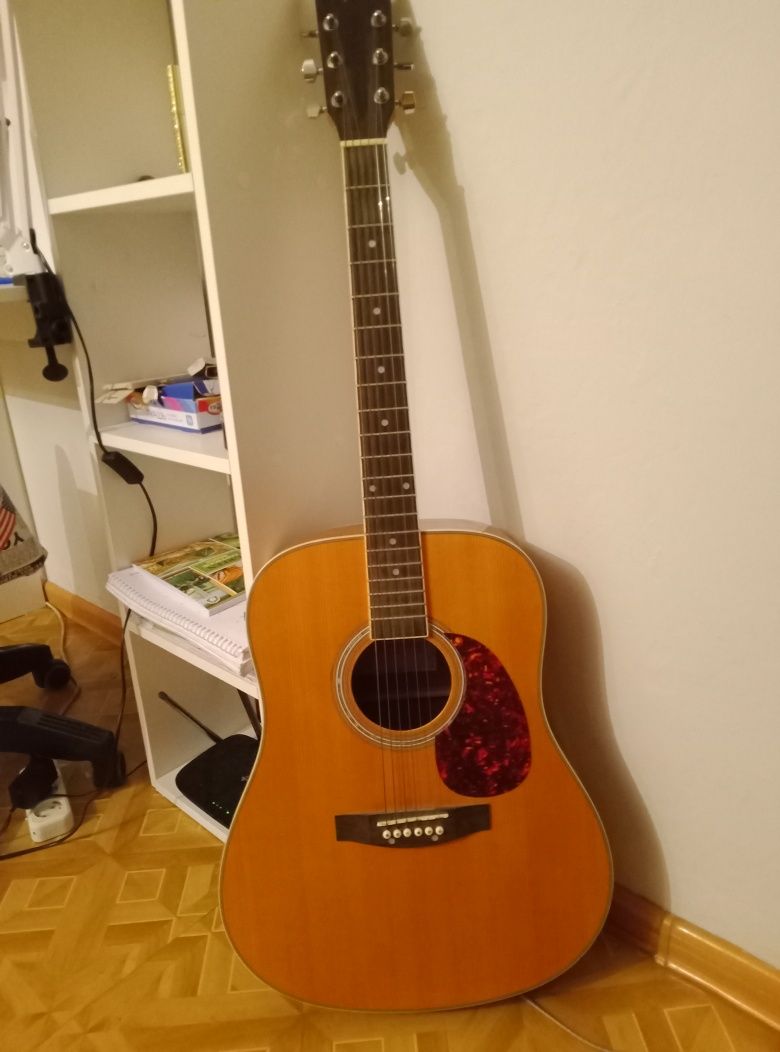 Продам гитару с подключением