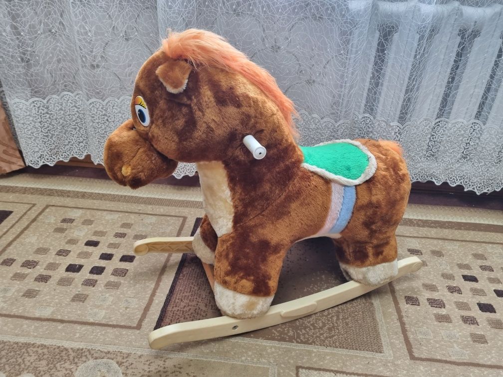 Продам игрушку коняшку