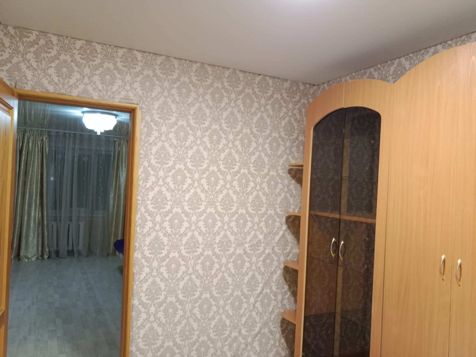 Сдам 2 комнатную уютную квартиру с горячей водой!посуточно