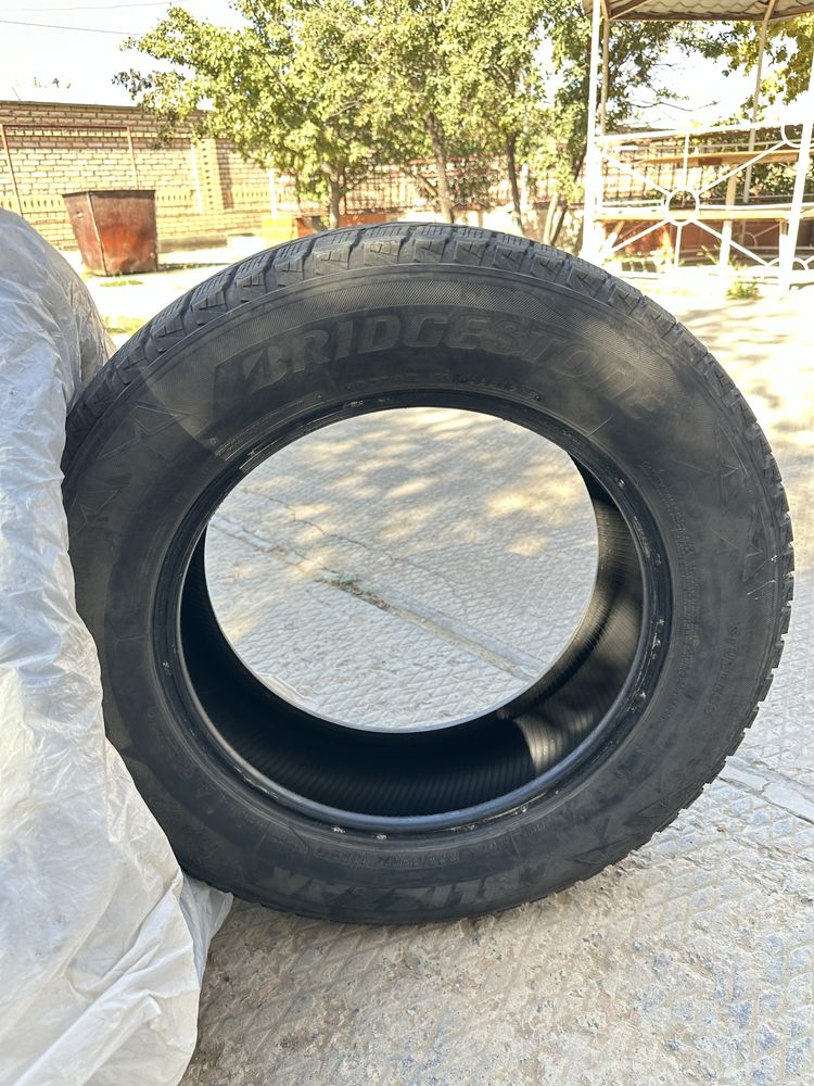 bridgestone blizzak 225/65/17 продается! Комплект!