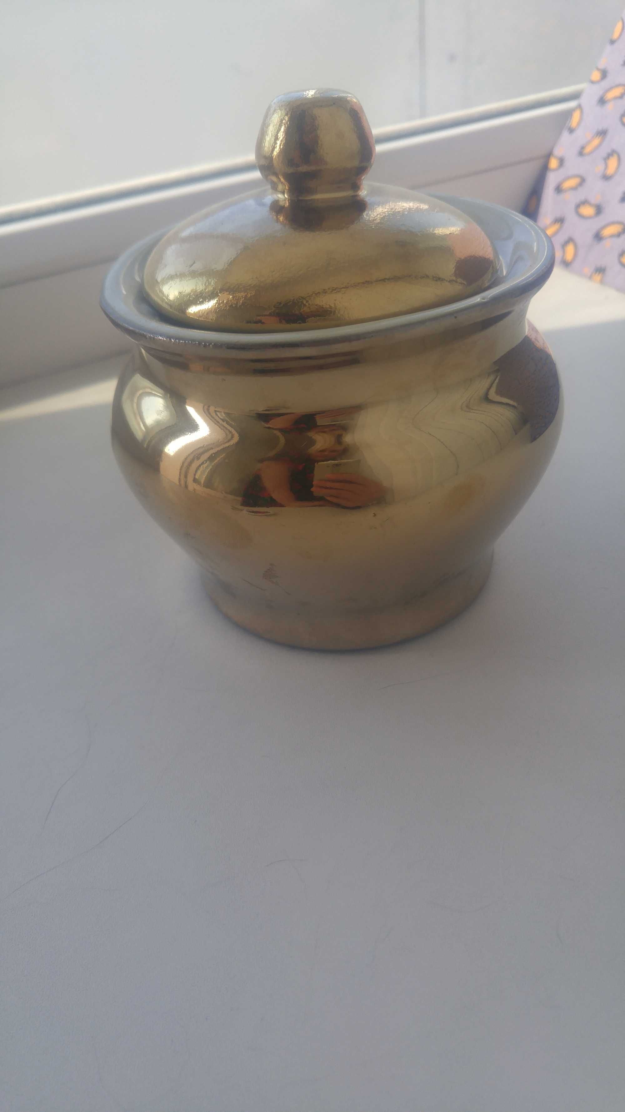 Продам сахарницу