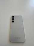 Samsung S24 почти новый 1месяц еще не было