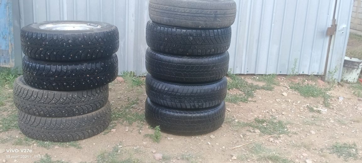 Продам покрышки на 13
