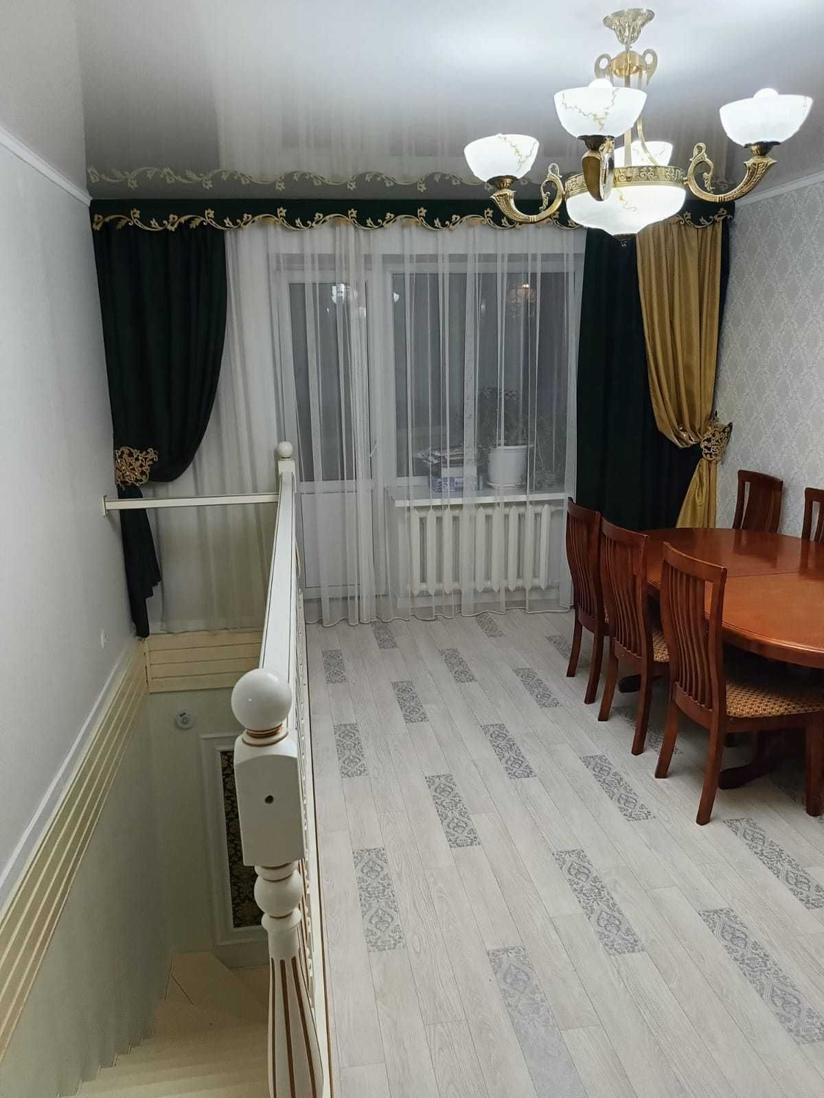 Продам 4х комнатную квартиру в 2х уровнях  в 5 мкр.