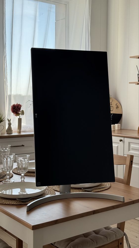 Игровой монитор 27" LG 27UL650-W