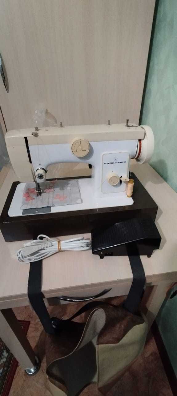 Продаю швейную машинку "ЧАЙКА 132М"
