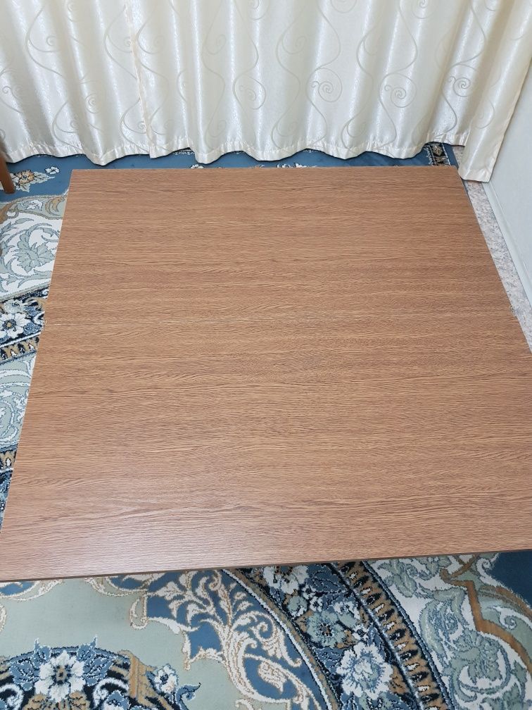 Стол раскладной б/у, регулируется по высоте