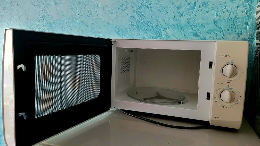 Продам микроволновку LG MS 2022G