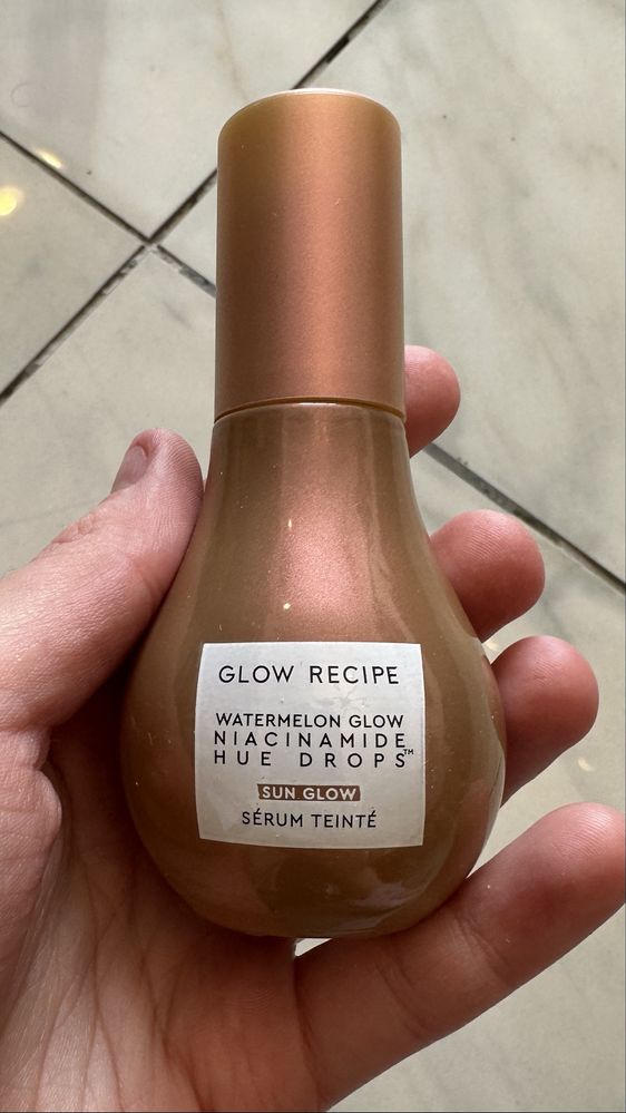 Продаю оригинальную новую пигментированную сыворотку Glow Recipe