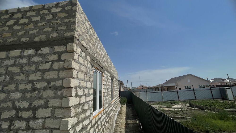 Продам не достроиный дом 14х14 водников 3