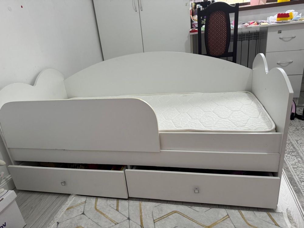 Продам кровать детскую