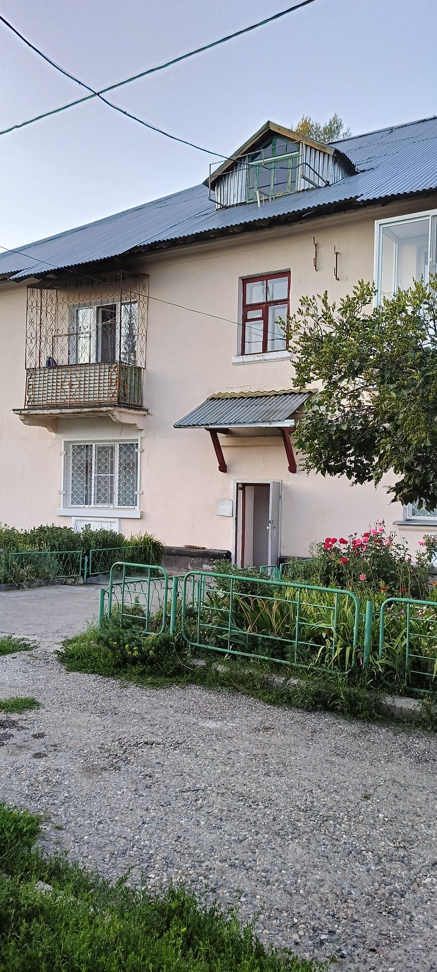 Продам 3х комнатную квартиру с гаражом