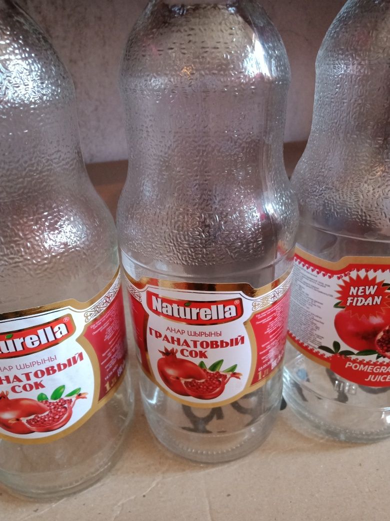 Бутылки из под натуральных соков.