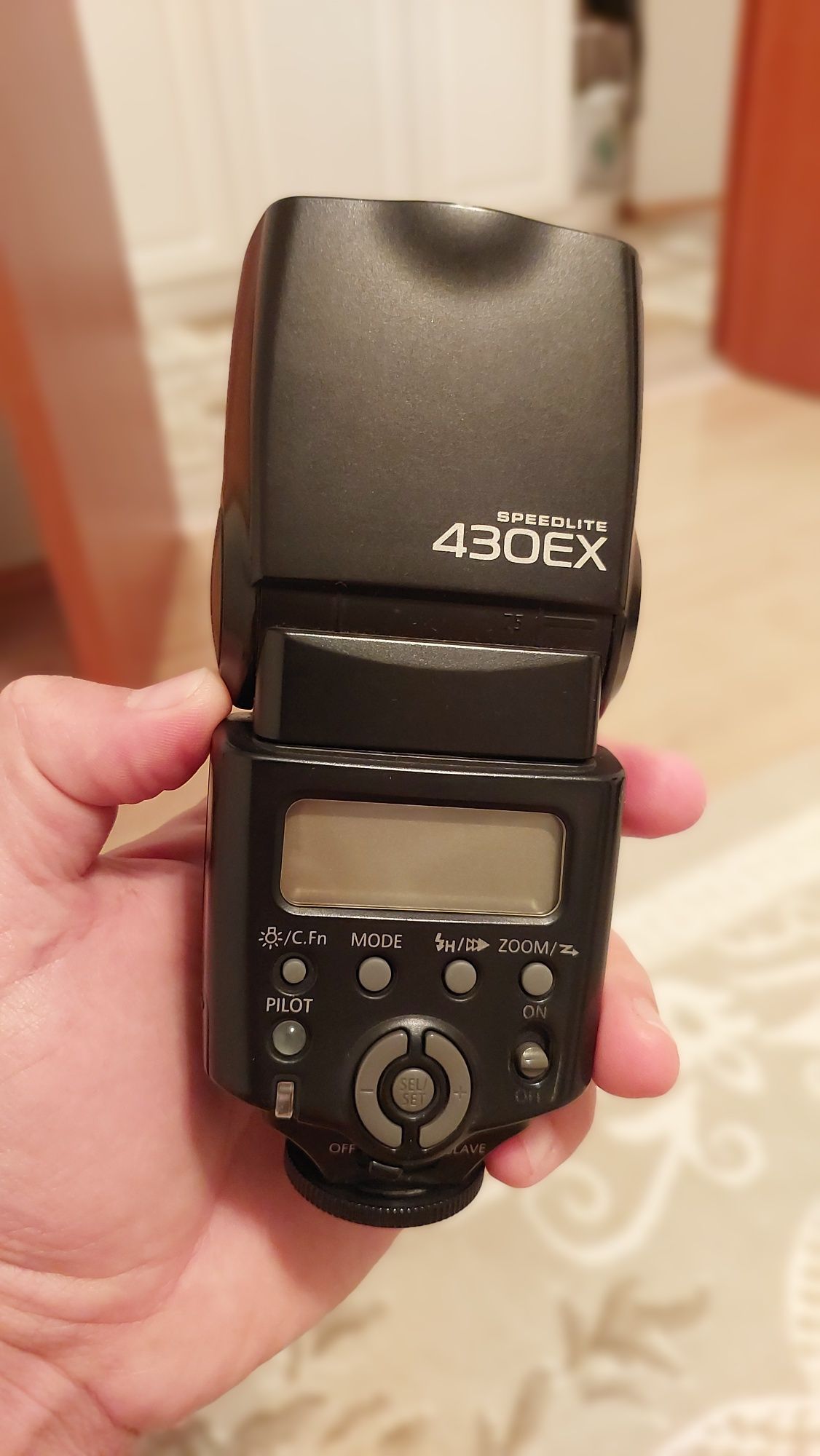 Вспышка Canon 430ex speedlite
