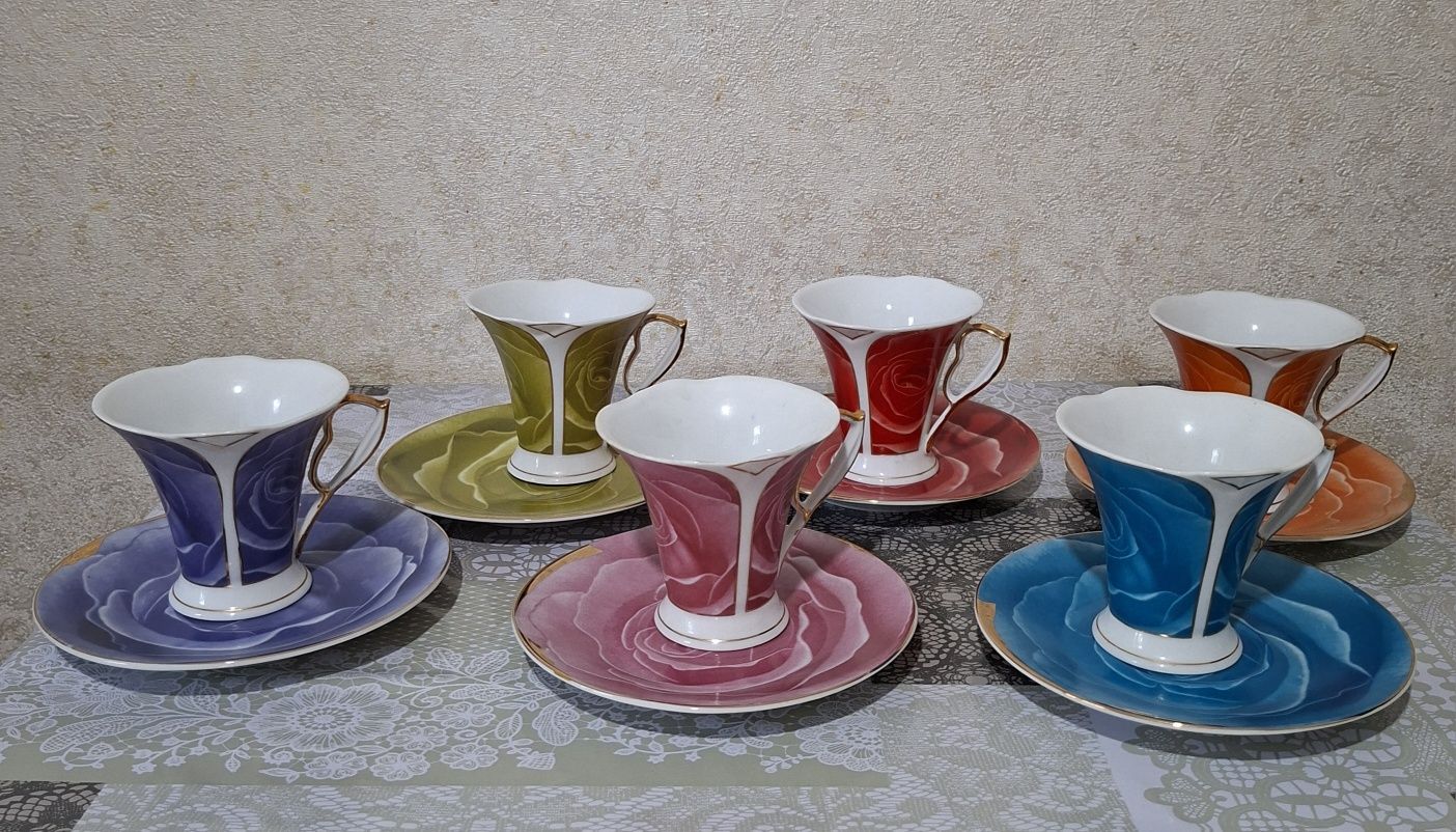Продам недорого чайный- кофейный набор.