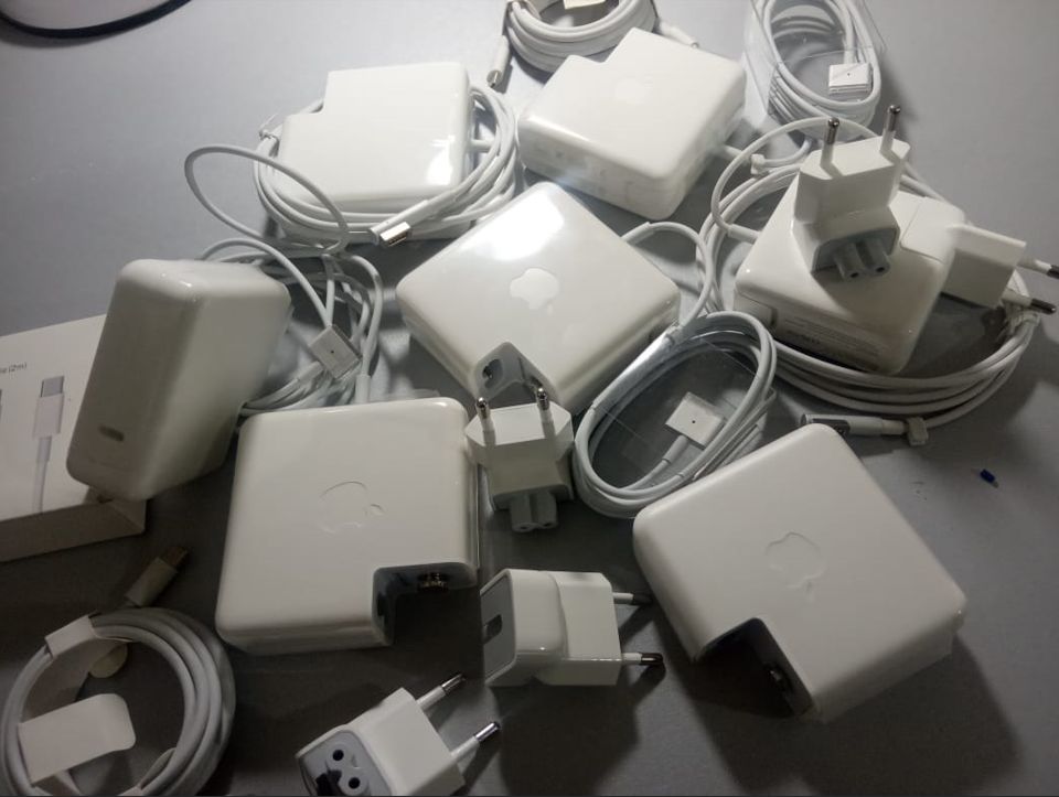Евро-вилка, переходник и зарядка, блок питания от макбука (на macbook)