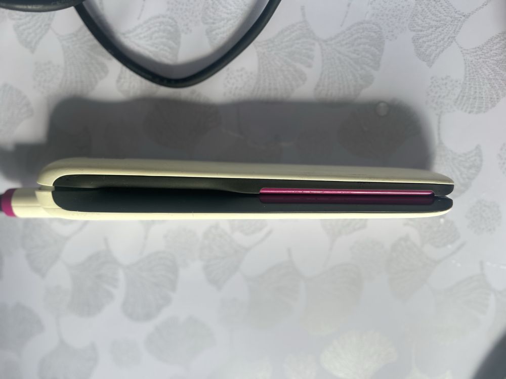 Утюжок для выпримления волос продам фирмы Philips брала в сулпаке