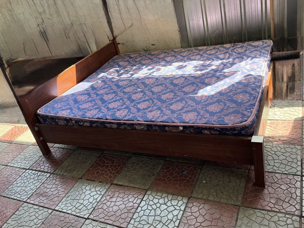 Продам кровать б/у