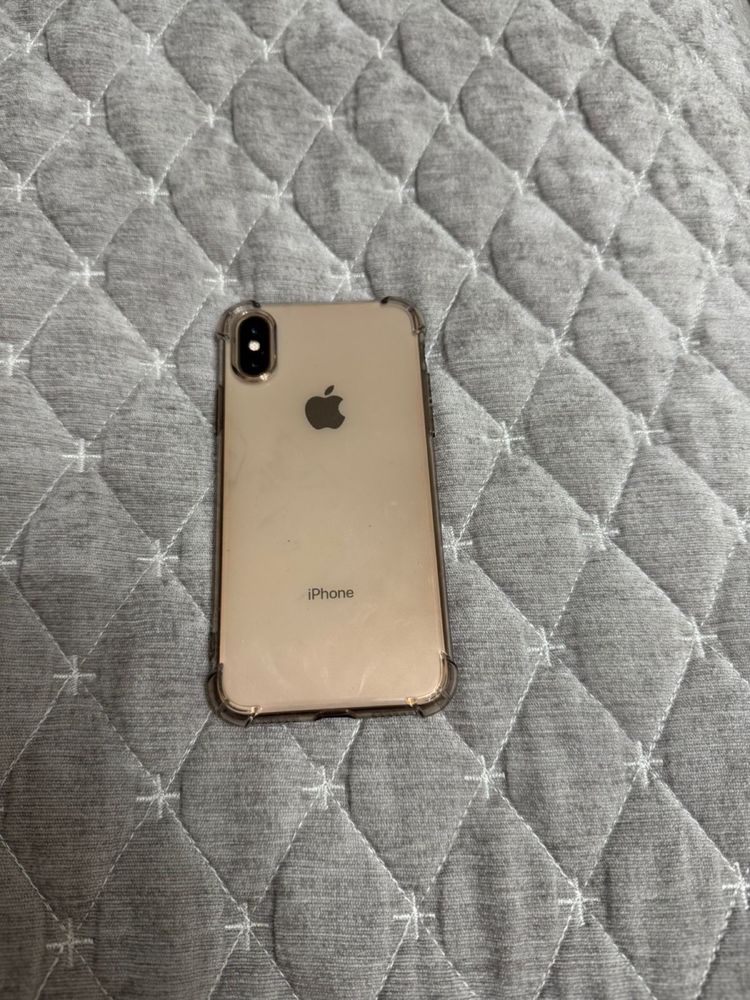 Продам Айфон XS