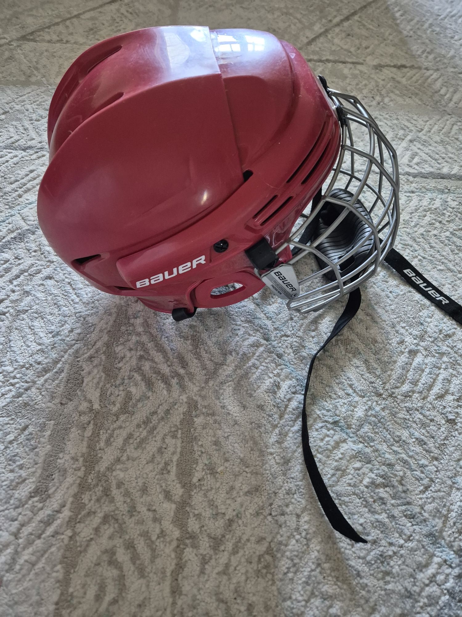 Продам хоккейный раздвижной шлем Bauer