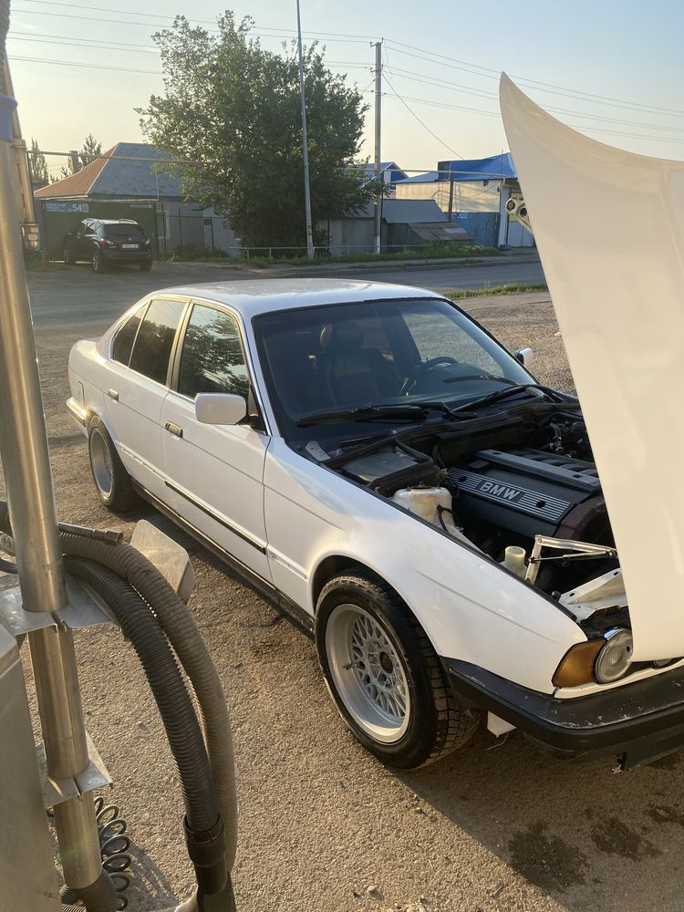 Продам бмв е34 срочно