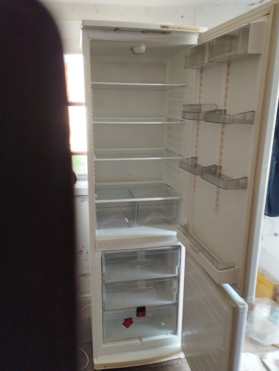 Продам холодильник