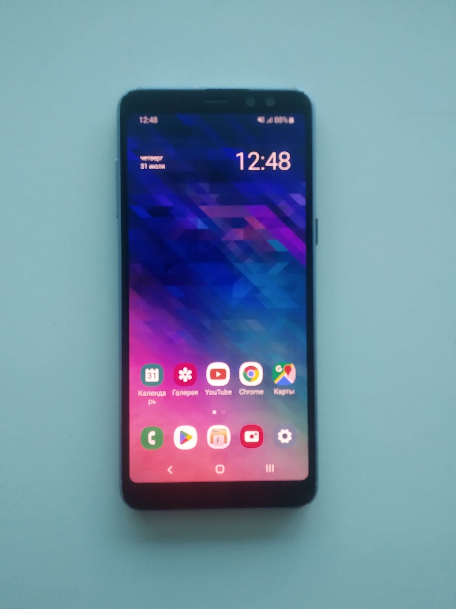 Samsung A8. 4/32. Доставка