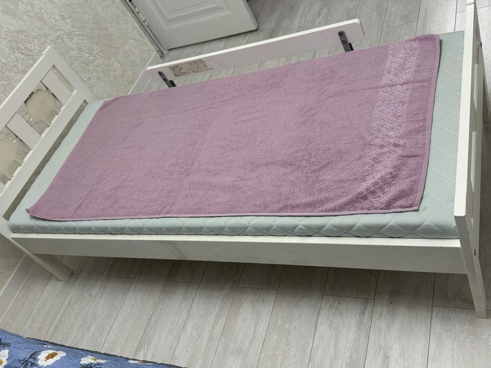 Кровать детская белая фирмы Ikea