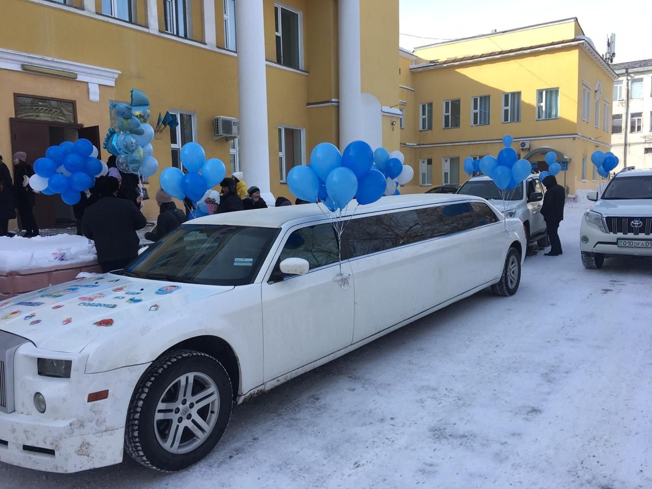 Прокат лимузина,кортеж,аренда авто,свадьба,той,роддом,кызату