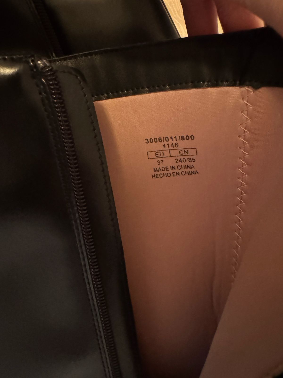 Продаю сапоги кажанные фирмы ZARA