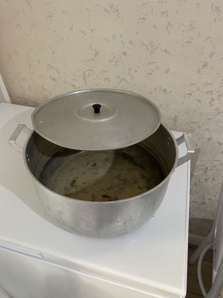 Продам кастрюль в хорошем состояние