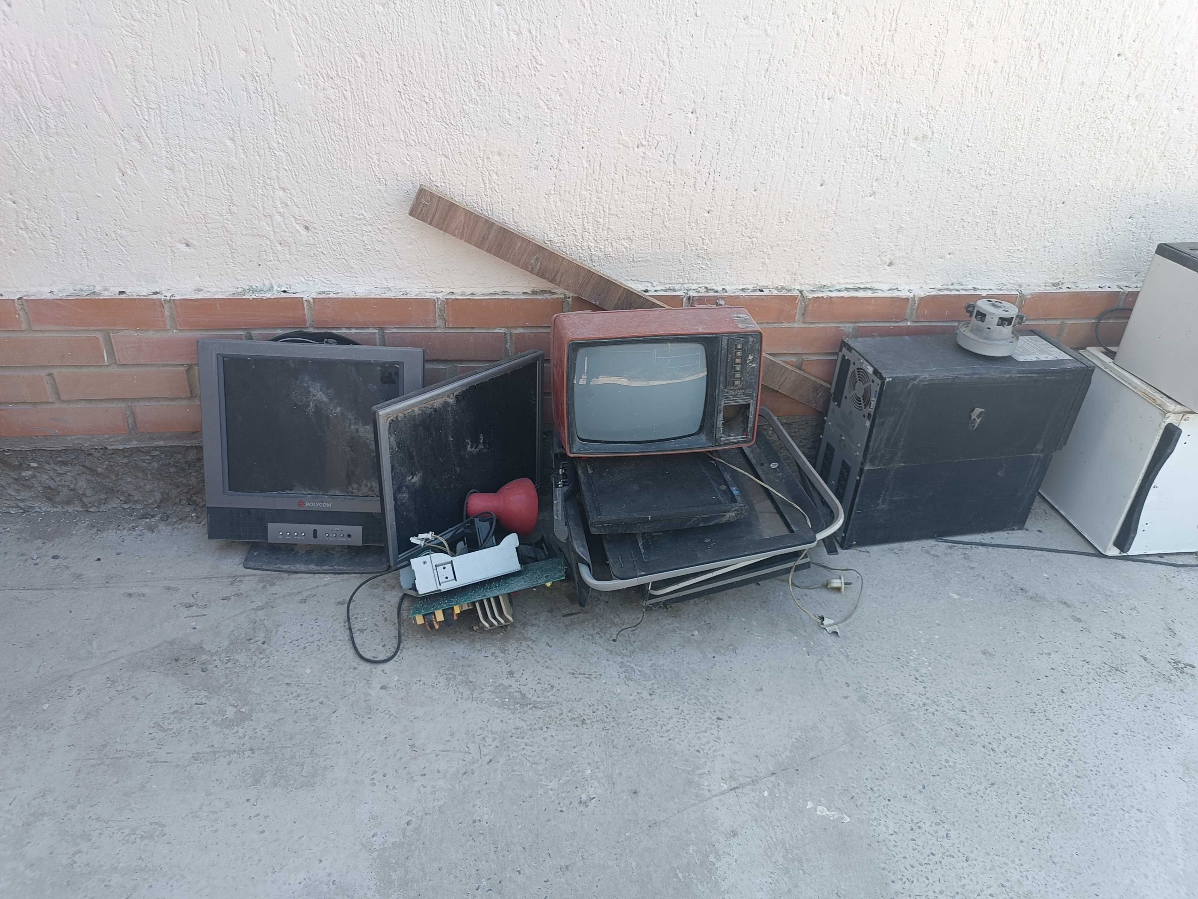 Компьютер Монитор  на запчасти