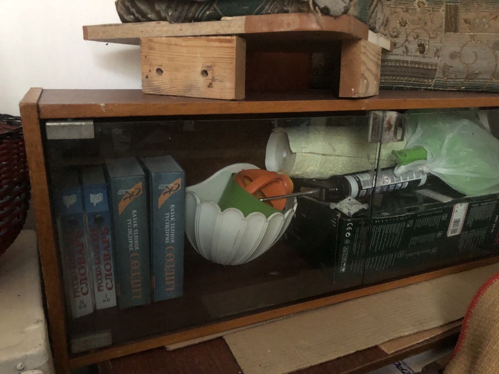 Продам книжную полку