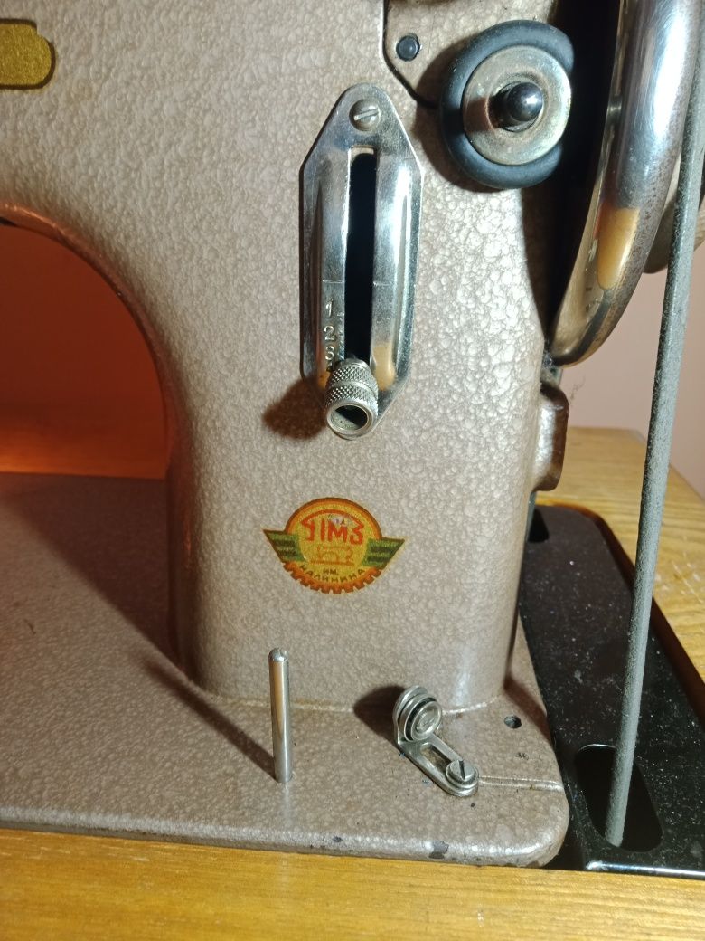 Продам швейную машину ножная.