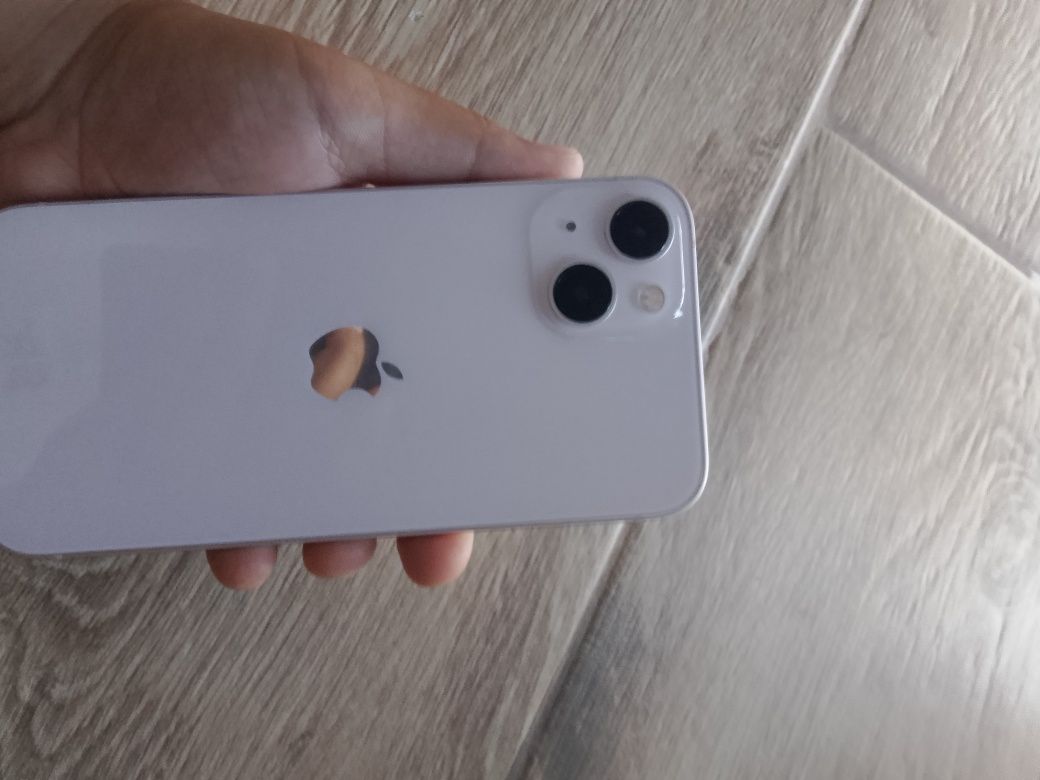 IPhone 13 вздулся аккумулятор