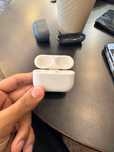 срочно продам AirPods Pro (2nd generation)