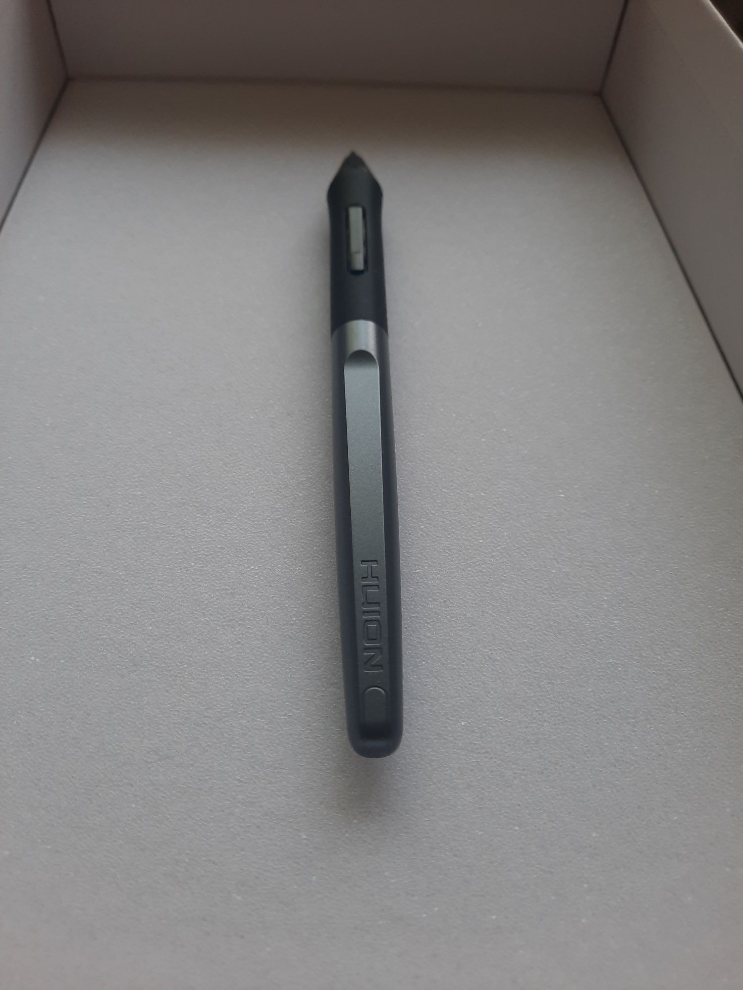 Продам графический планшет Huion H640P черный