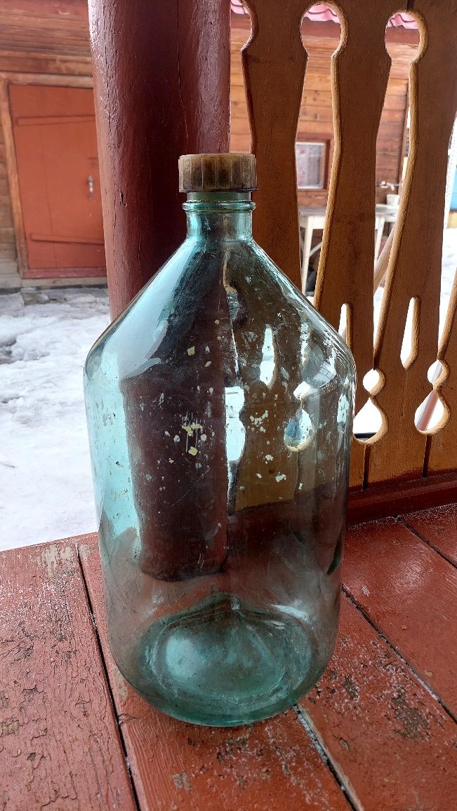 Продам бутыль 20 литровый.