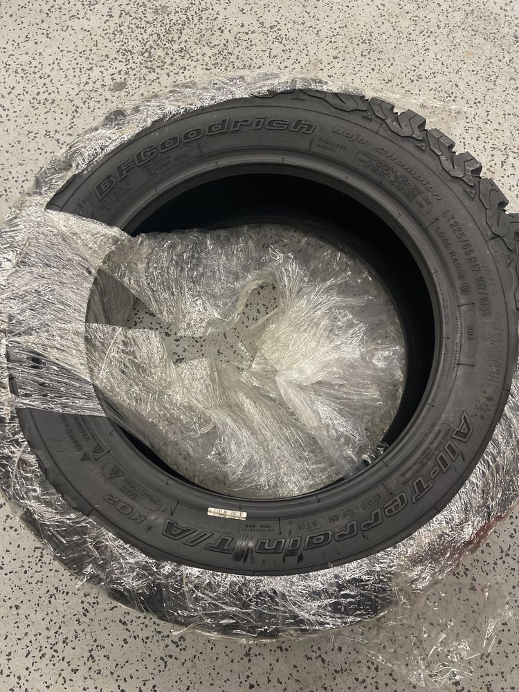 BFGoodrich All-Terrain T/A KO2 225/65 R17 103S