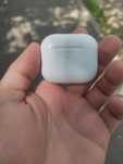 Продам оригинальный кейс от AirPods Pro (1-го поколения)