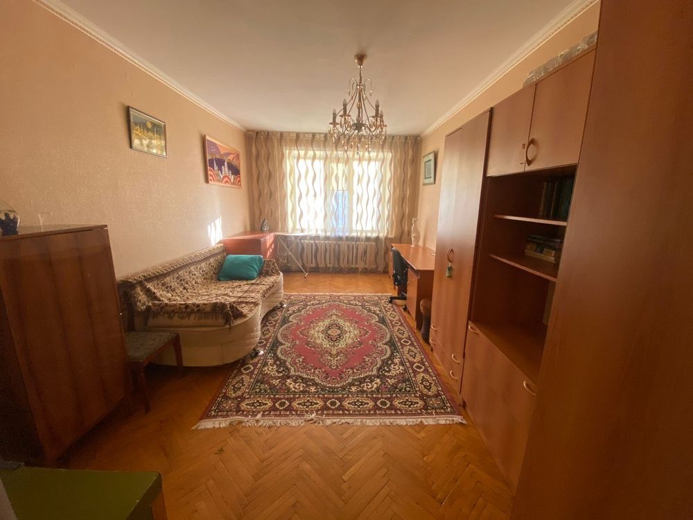 Продам 3-комнатную квартиру Обкомовский дом