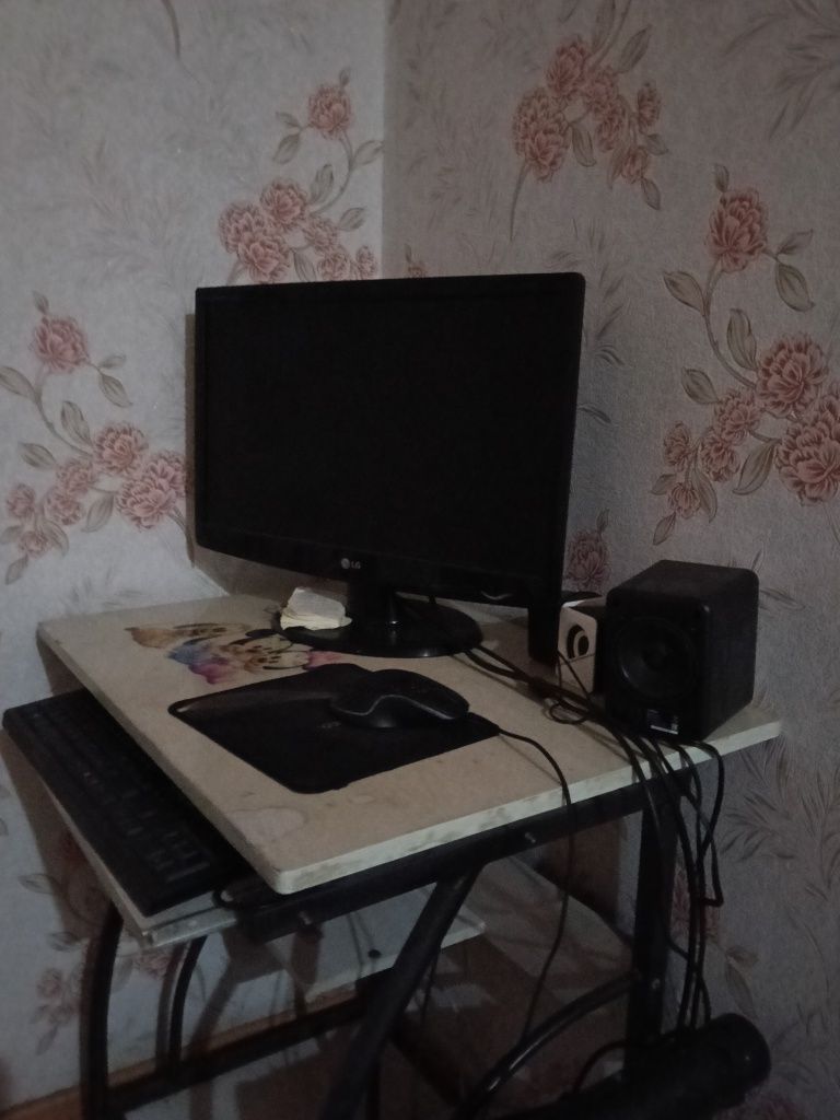 Продам игровой компьютер для средних онлайн игр. 50т.т