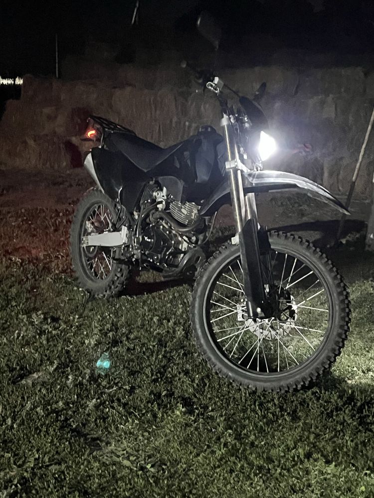 Эндуро 250 кубов