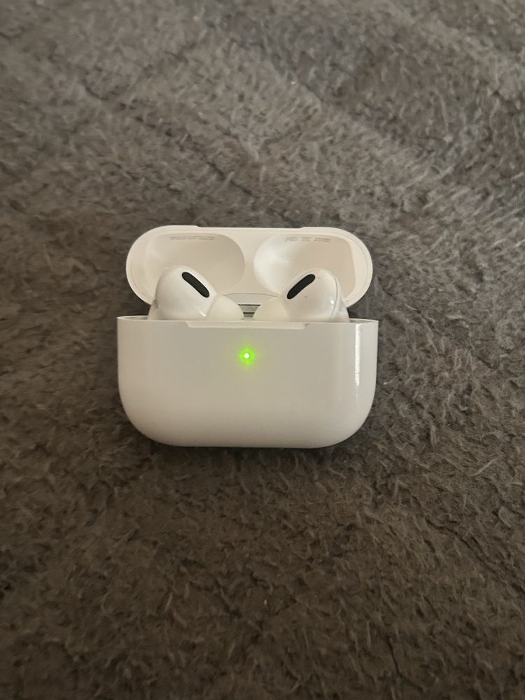 Продам AirPods Pro 3