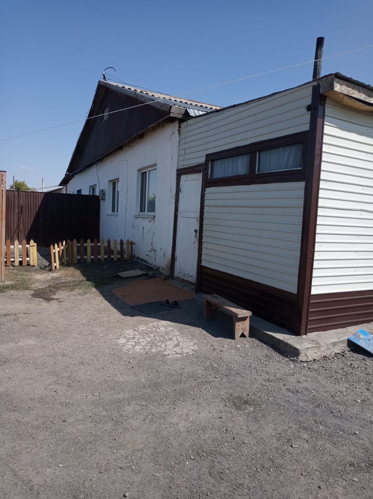 Срочно продается дом на земле.