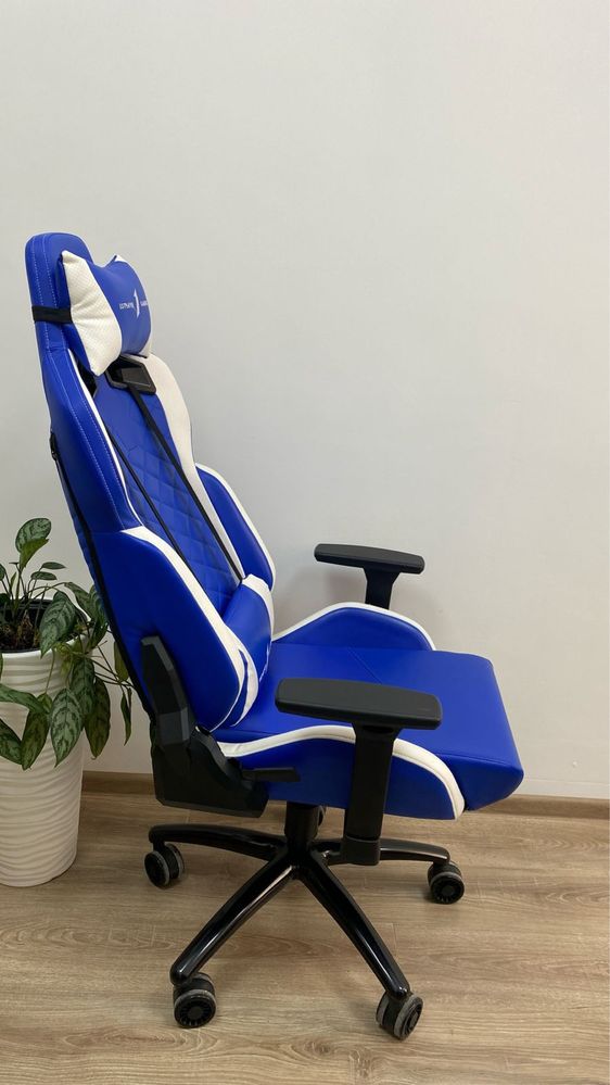 продается игравой кресло. Новая